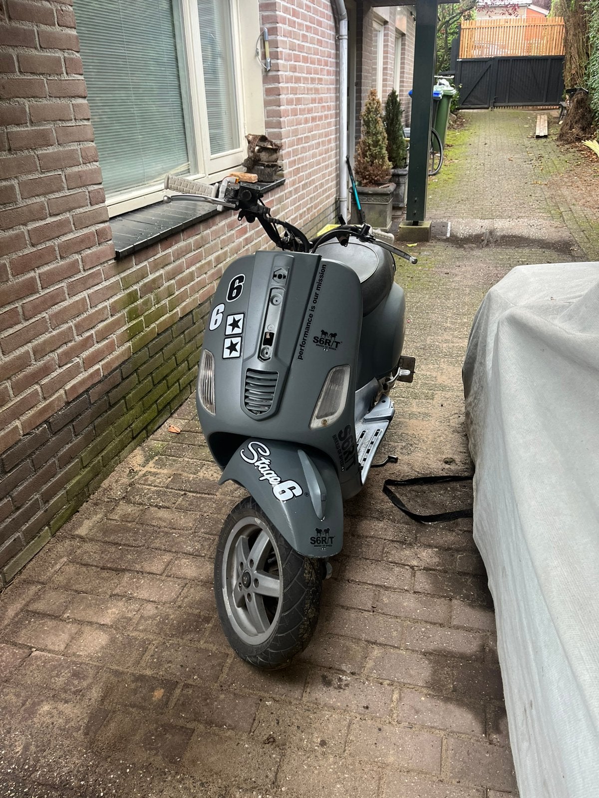 Vespa S70, Fietsen en Brommers, Scooters | Vespa, Ophalen, Zo goed als nieuw, Benzine, Vespa LX