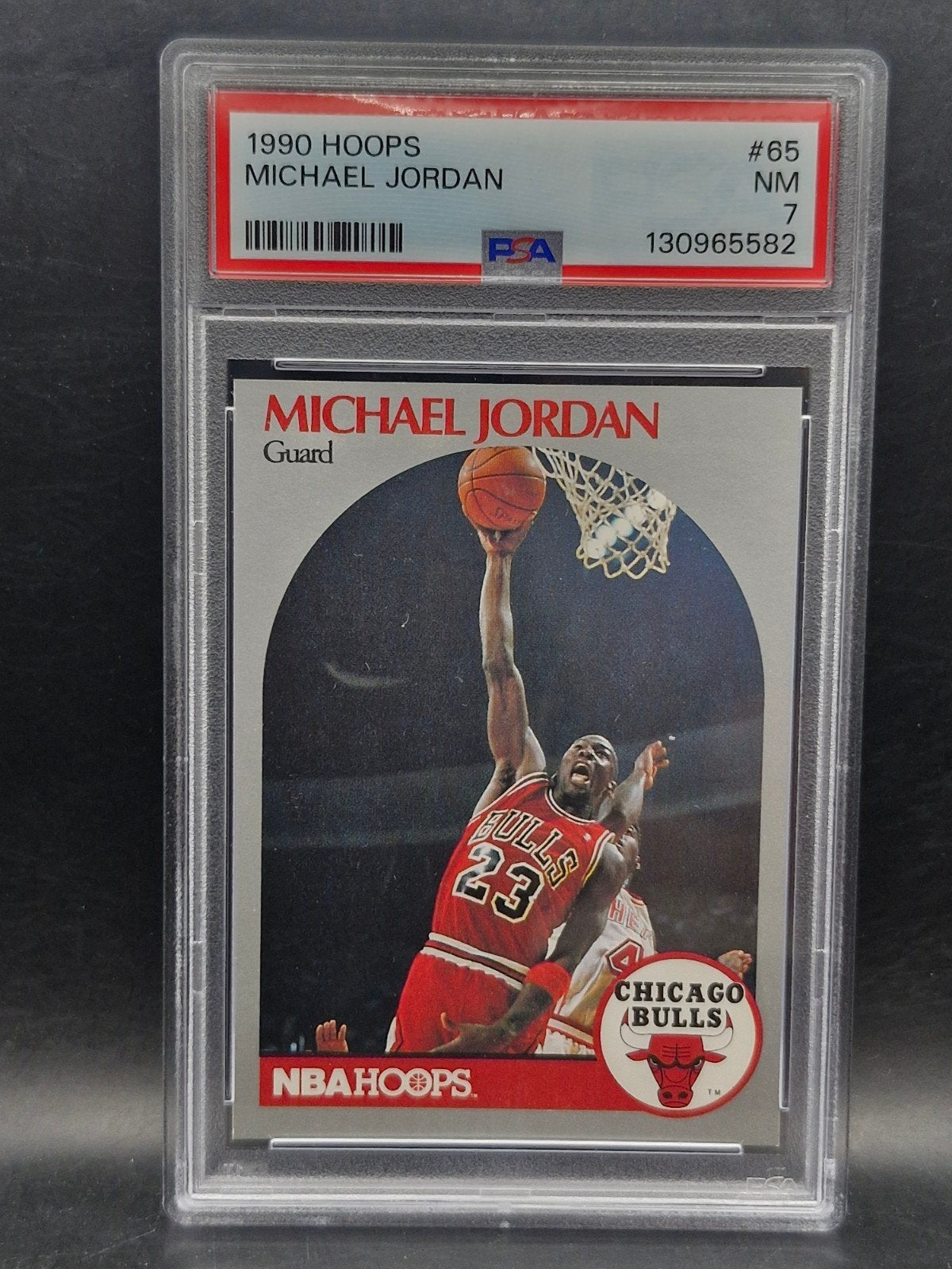 Michael Jordan 1990 hoops NBA bulls #65 PSA 7, Verzenden, Zo goed als nieuw, Losse kaart