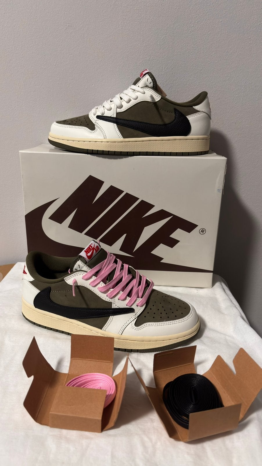 Nike Air Jordan 1 Low Travis Scott Medium, Overige kleuren, Ophalen of Verzenden, Sneakers of Gympen, Zo goed als nieuw