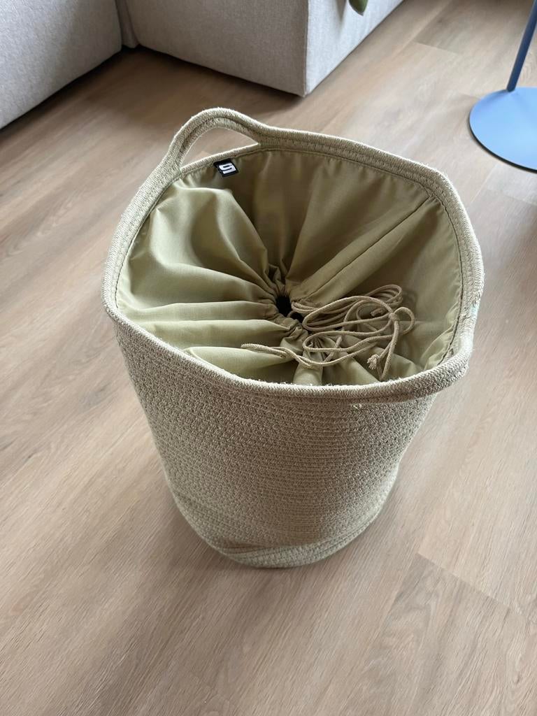 Loods 5 Wasmand Groen, Ophalen, Zo goed als nieuw
