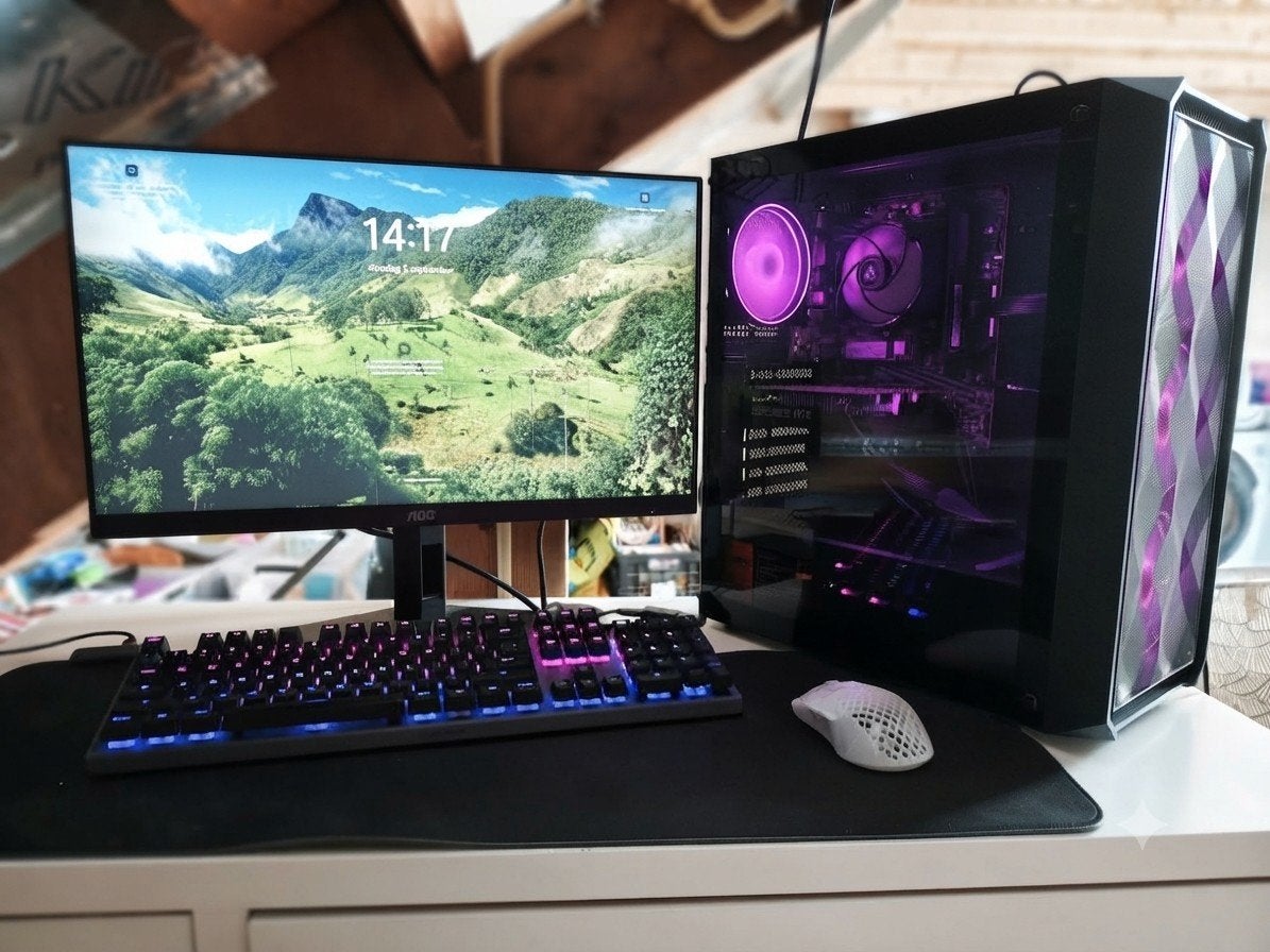 Complete Game PC Set: Ryzen 5/RTX 3050 8GB/Steelseries/AOC, Met monitor, Zo goed als nieuw, Gaming, SSD