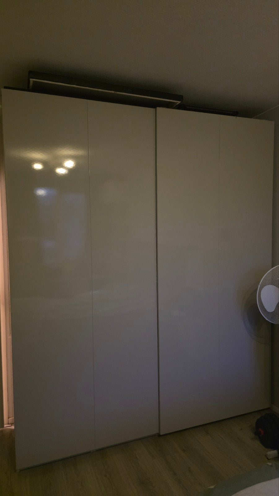 als nieuw ! IKEA HASVIK hoogglans lichtgrijs 2 schuifdeuren, Ophalen, 200 cm of meer, Zo goed als nieuw, 200 cm of meer