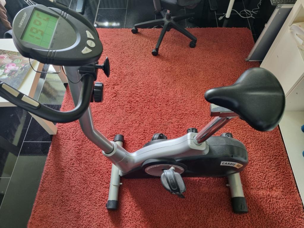 Dunlop Cardio 900 Hometrainer - Zo goed als nieuw, Sport en Fitness, Ophalen, Zo goed als nieuw, Metaal, Benen