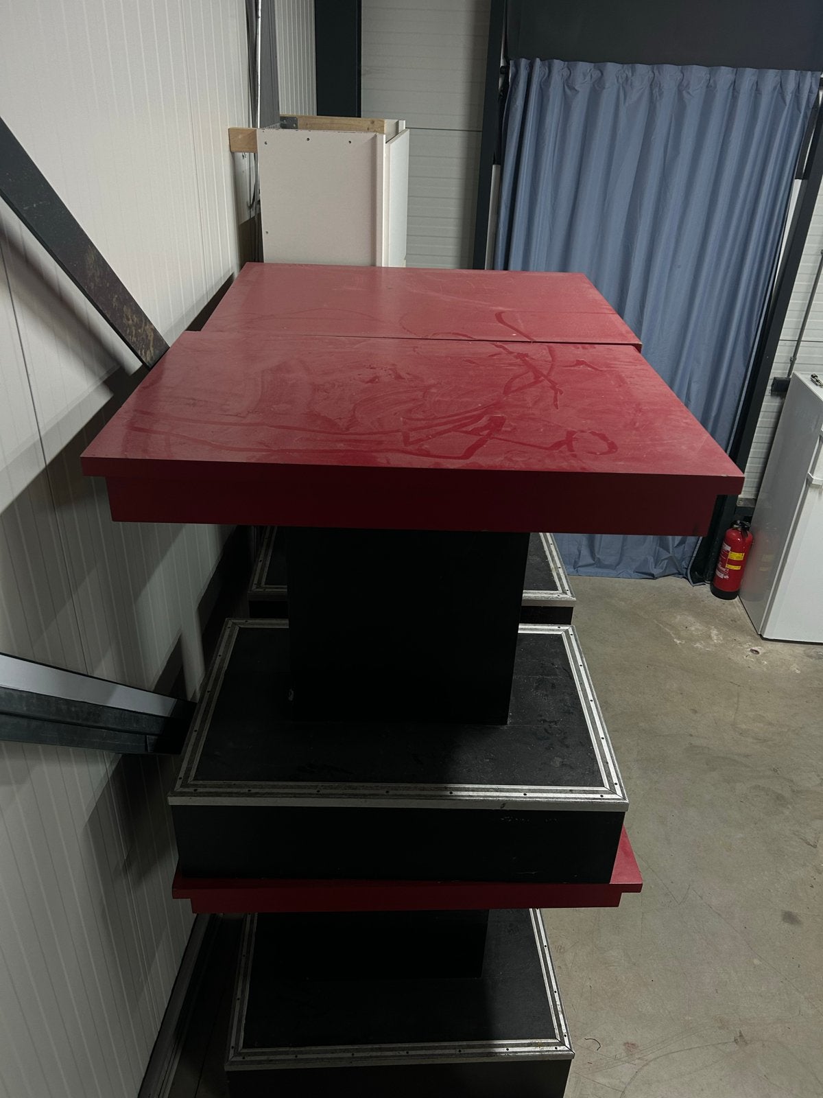 Stevige tafel, Huis en Inrichting, Ophalen of Verzenden, Gebruikt, Hout, 100 tot 150 cm