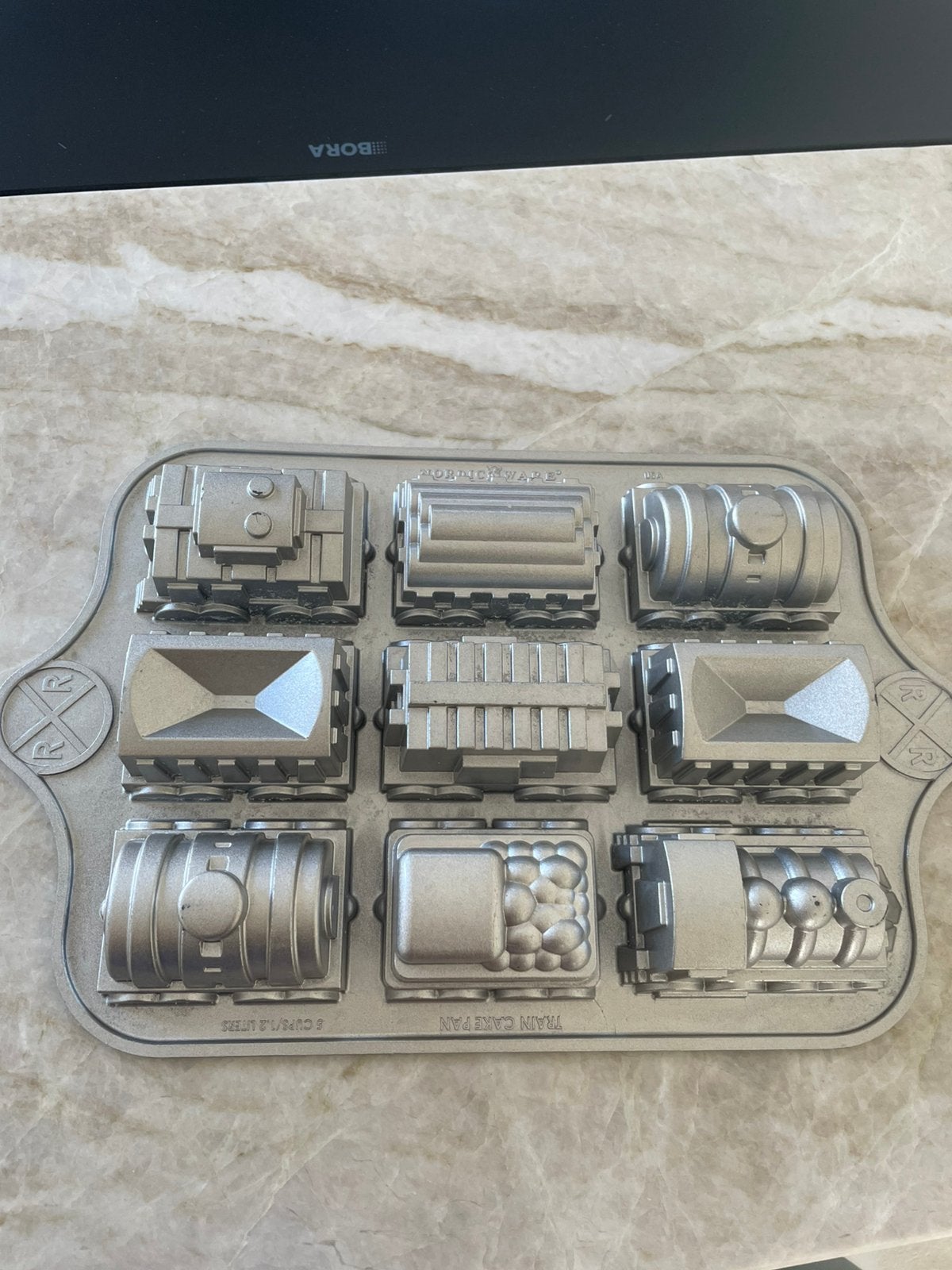 Cake vorm treintjes, Ophalen, Zo goed als nieuw