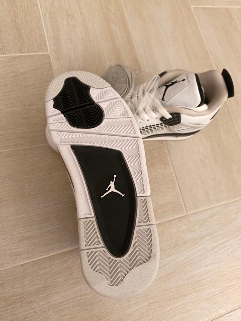 Air Jordan 4 Retro Military Maat 41 Zwart Wit Nieuw, Kleding | Heren, Schoenen, Ophalen of Verzenden, Nieuw, Wit