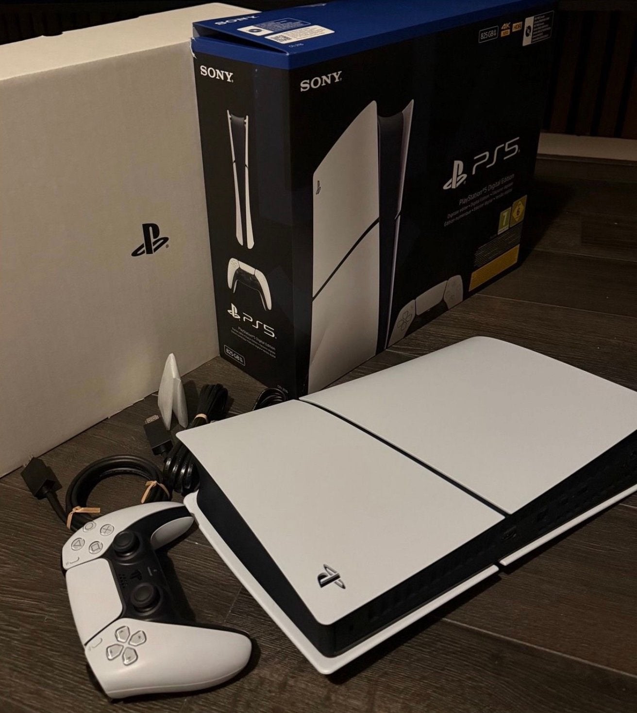 PlayStation 5 nieuw en ongeopend in doos - €500, Spelcomputers en Games, Spelcomputers | Sony PlayStation 5, Zo goed als nieuw