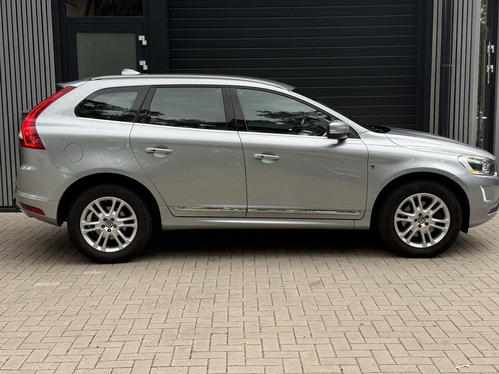 Volvo XC60 2.0 T5 FWD Summum, 15 km/l, Gebruikt, Euro 6, 4 cilinders