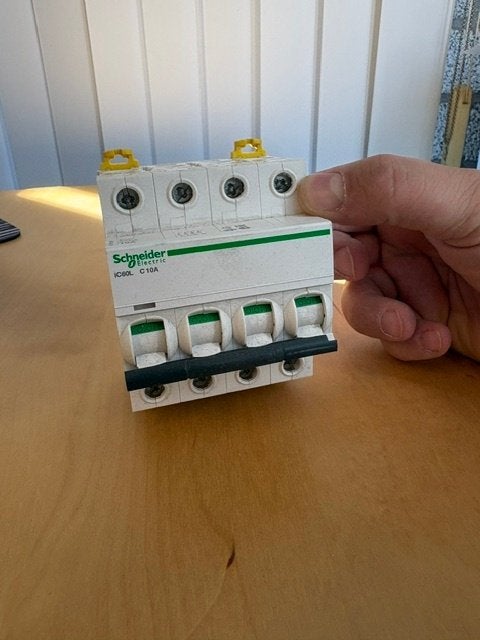 Schneider  Installatieautomaat ic60l 4p c10 - A9F94410, Ophalen of Verzenden, Zo goed als nieuw, Schneider Electric, Installatieautomaat