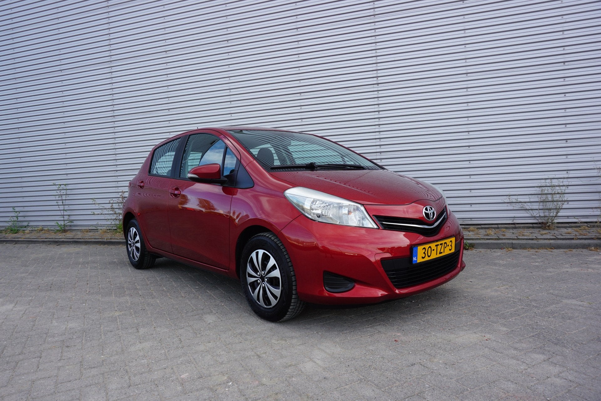 Toyota Yaris 1.0 VVT-i Aspiration Airco / Navi / Camera / BT, Auto's, Euro 5, 750 kg, Origineel Nederlands, Bedrijf