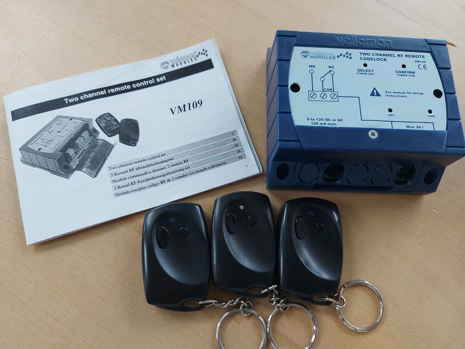 Velleman VM109 Tweekanaals RF Afstandsbedieningsset, Draadloos, Ophalen of Verzenden, Zo goed als nieuw, Compleet systeem