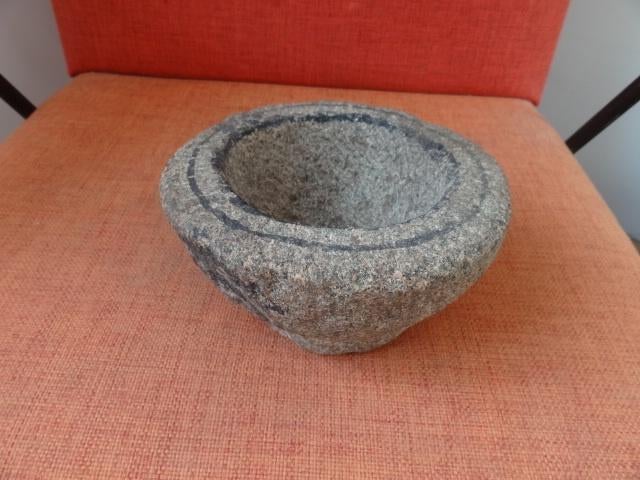 een zware (stabiele) hardstenen vijzel, diam 16 cm hoog 9 cm, Overige typen, Verzenden, Gebruikt, Steen/keramiek
