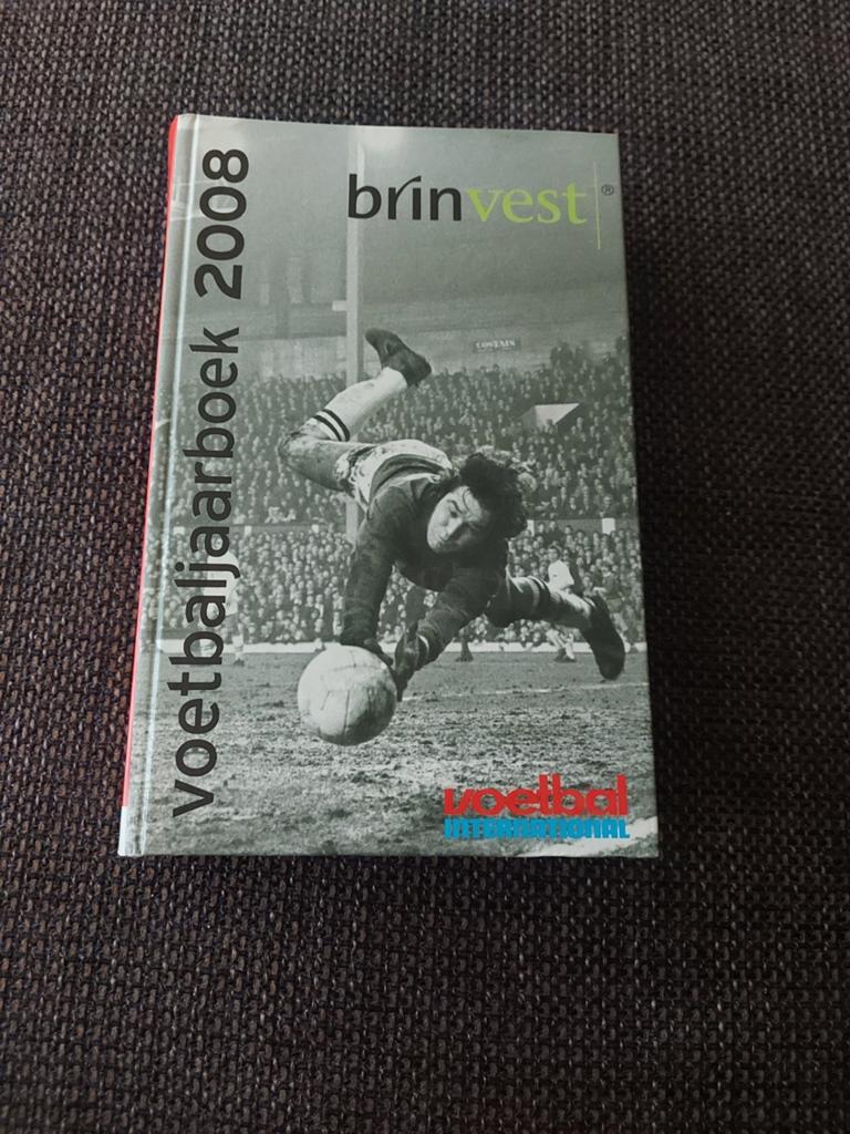 Voetbaljaarboek 2008 - Voetbal International, Ophalen of Verzenden, Voetbal International, Balsport