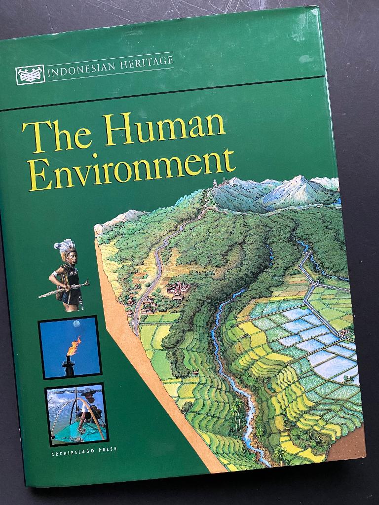 THE HUMAN ENVIRONMENT uit de Indonesian Heritage Series 2, Ophalen of Verzenden, Zo goed als nieuw, Azië