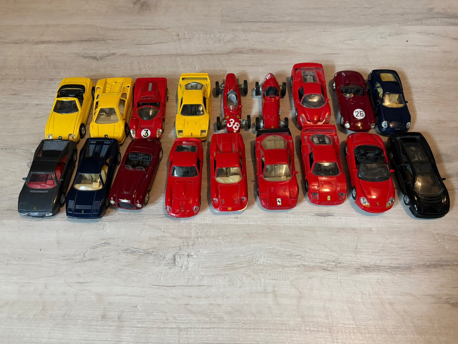 Doos met 20 sportauto’s., Ophalen of Verzenden, Zo goed als nieuw