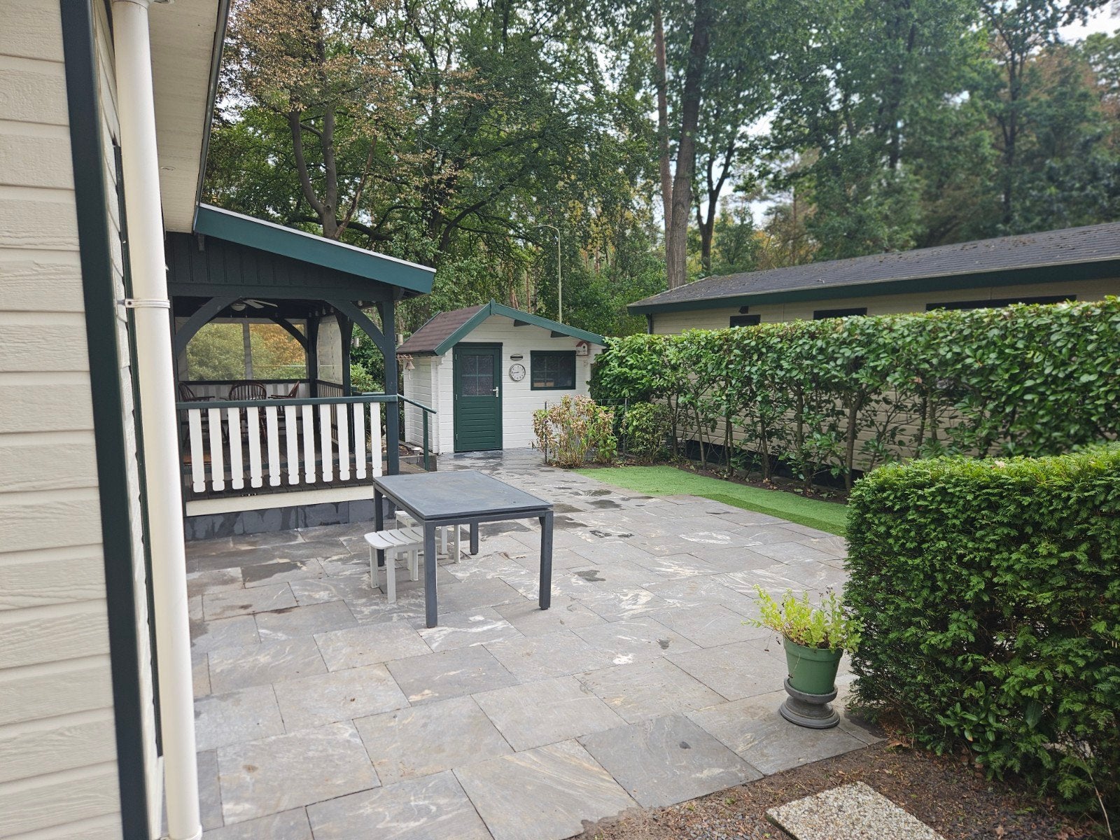 Luxe instapklaar chalet op Camping De Zanderij (Voorthuizen), Caravans en Kamperen, Stacaravans, Tot en met 5