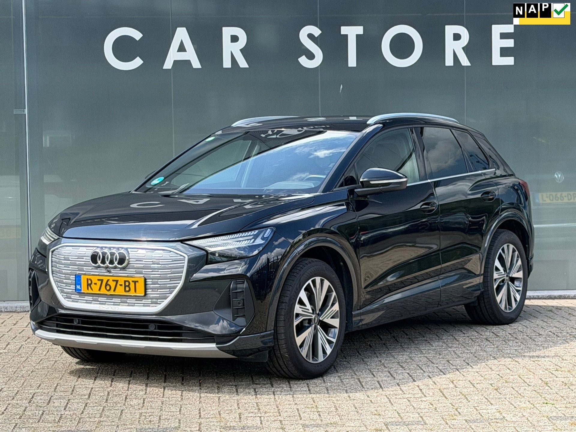 Audi Q4 e-tron Launch edition Advanced 55 kWh SOH 91,17%Stoe, Auto's, Dealer onderhouden, Zwart, 1865 kg, Origineel Nederlands