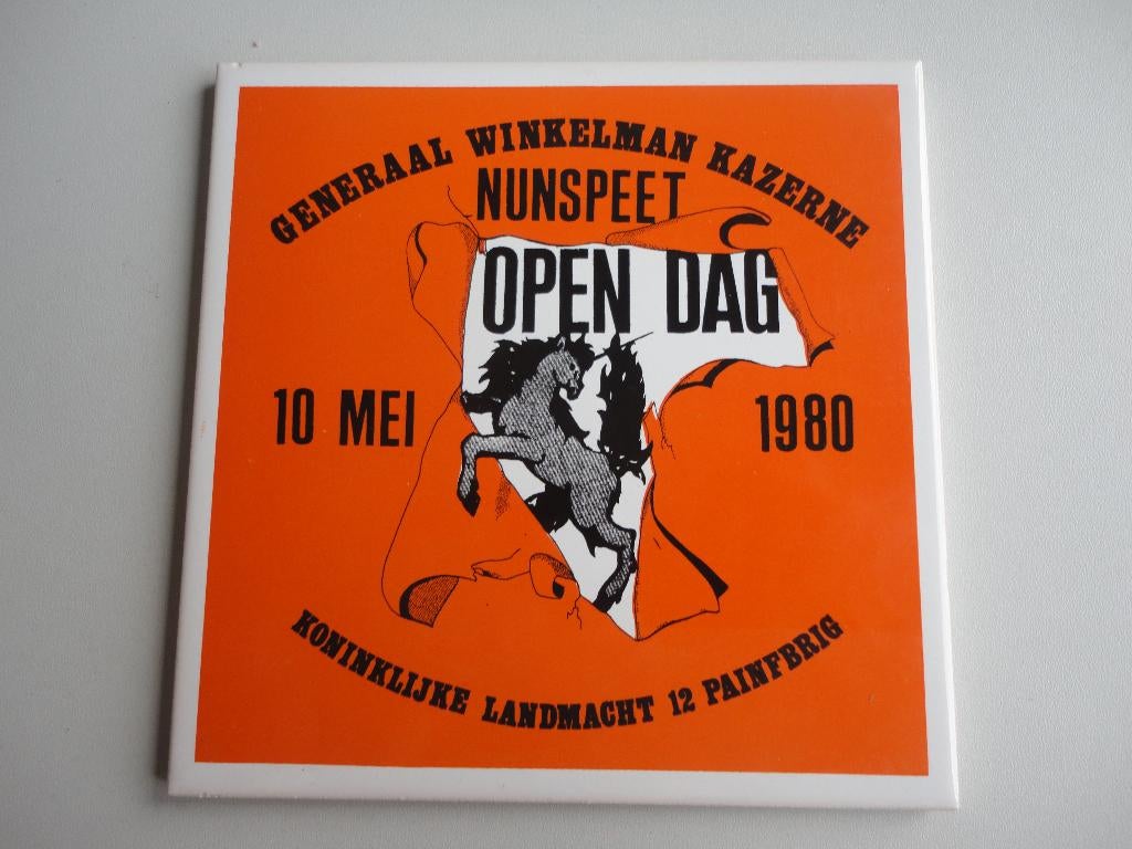 militaire tegel en schildjes, Verzamelen, Ophalen of Verzenden, Landmacht, Nederland, Kunstobject