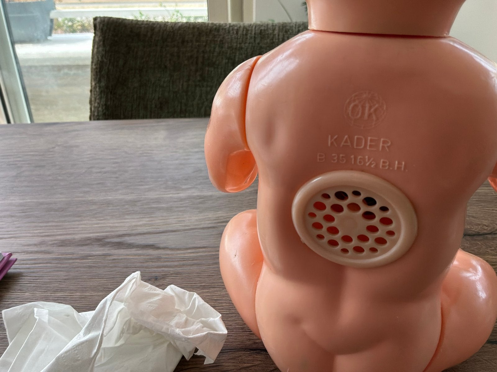 Vintage KADER Babypop uit 1967 - Klaar voor een bad, Verzamelen, Poppen, Ophalen, Gebruikt, Babypop