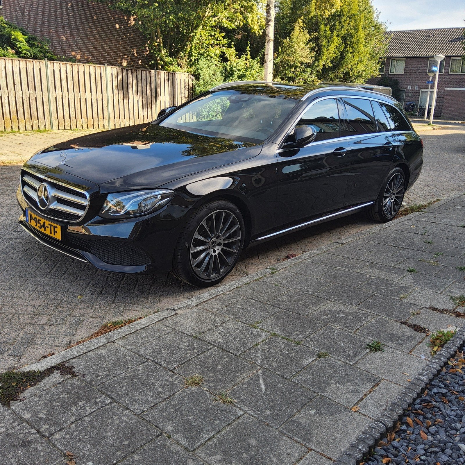 Mercedes-Benz E-Klasse E220d 2.0 143KW Estate 9G-TR 2017, Automaat, Achterwielaandrijving, 194 pk, Zwart