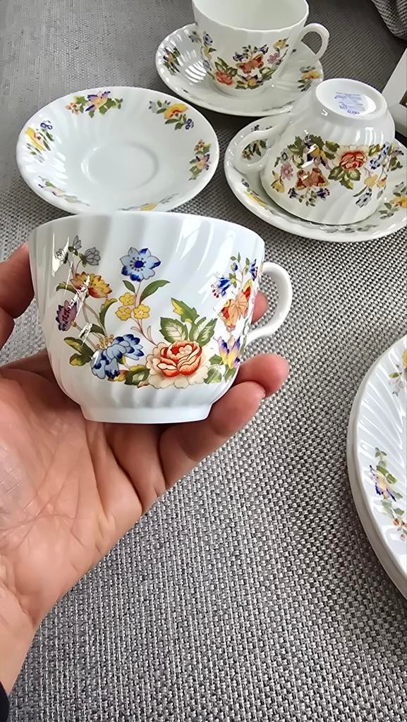 Aynsley Cottage Garden: 3 kop en schotels, 3 borden, Ophalen of Verzenden