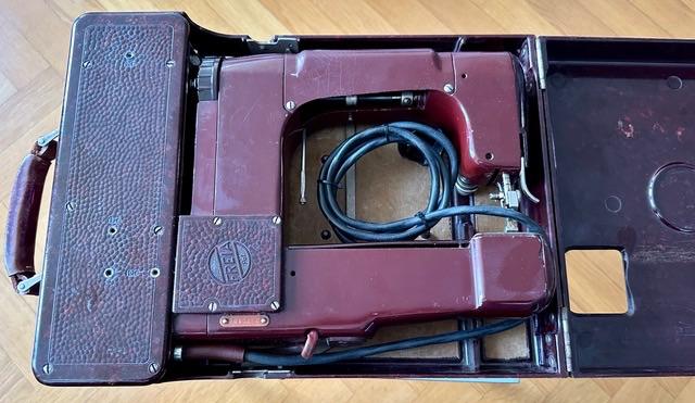 Naaimachine electrisch bakeliet DDR 1948 FREIA, Antiek en Kunst, Ophalen