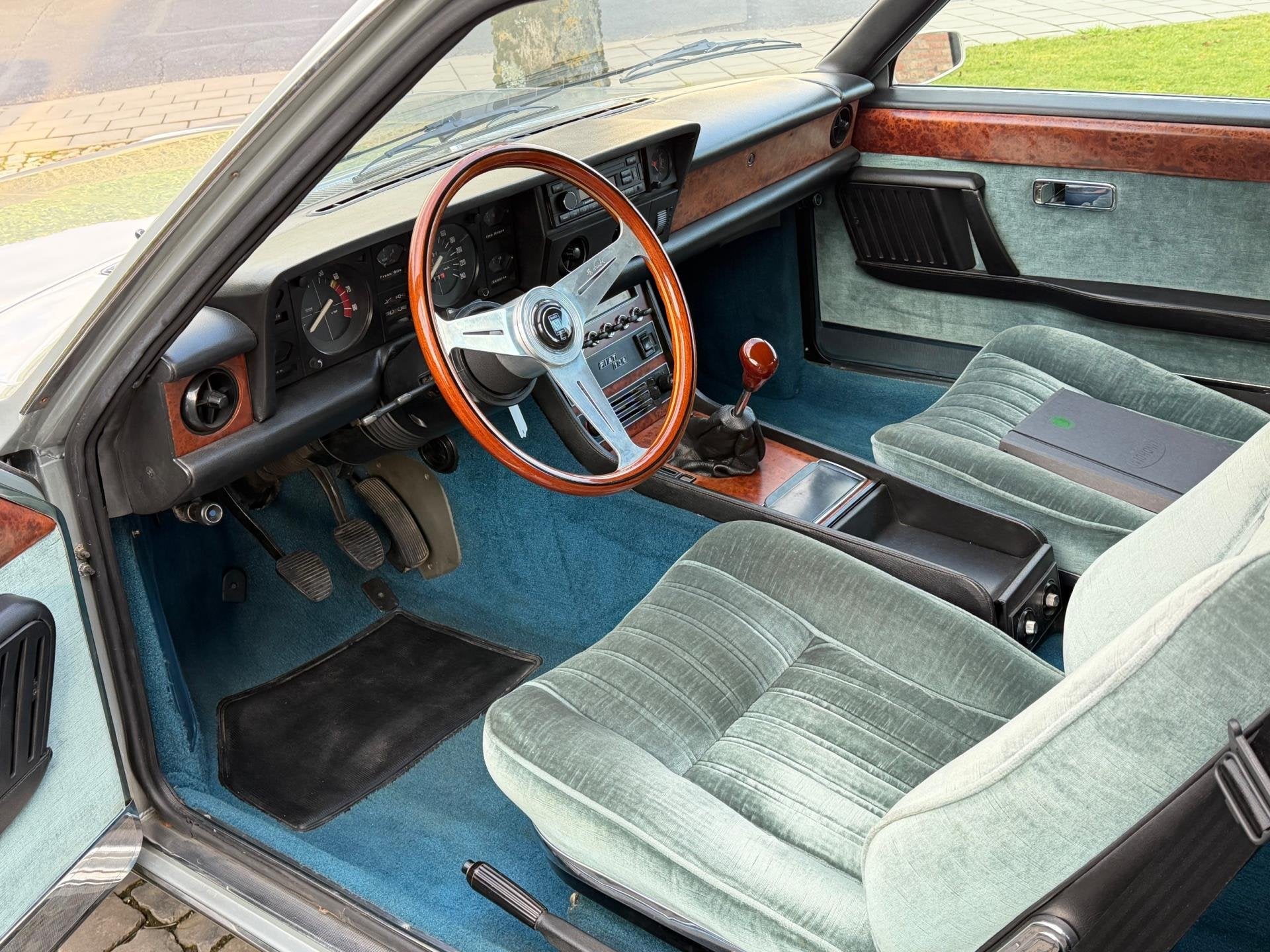 Fiat 130 3200 Coupé 5-gang, foto 3