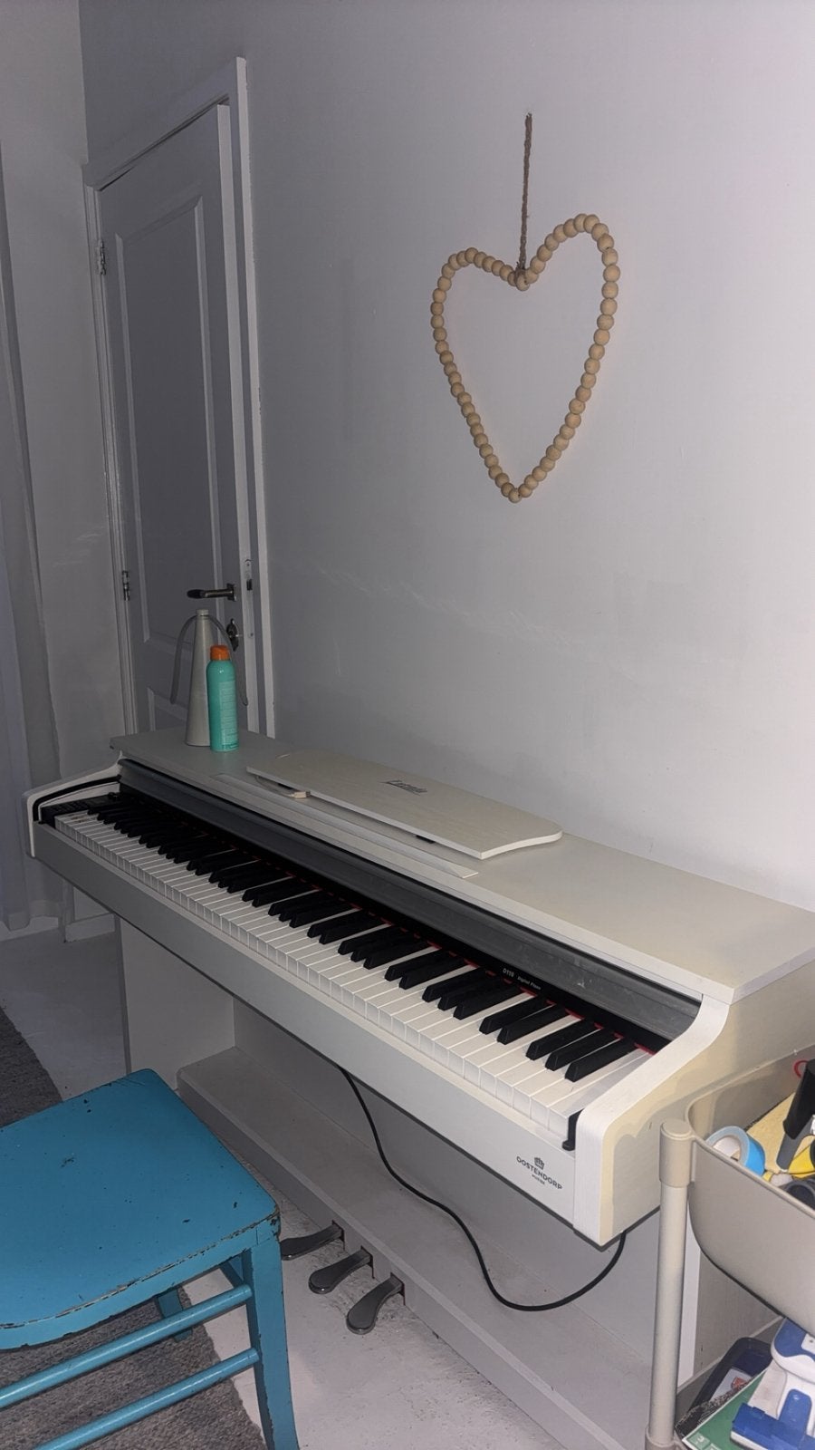 Entrada piano wit, Muziek en Instrumenten, Piano's, Ophalen of Verzenden, Zo goed als nieuw, Wit