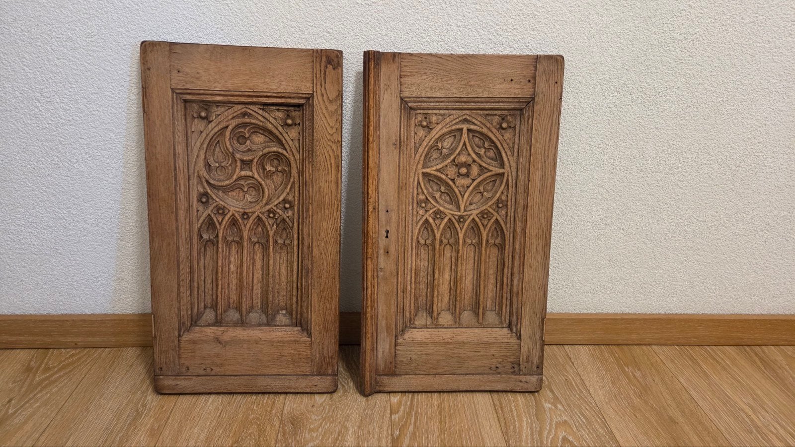 antieke deurtjes uit oude kerk. 61x32 cm, Ophalen of Verzenden