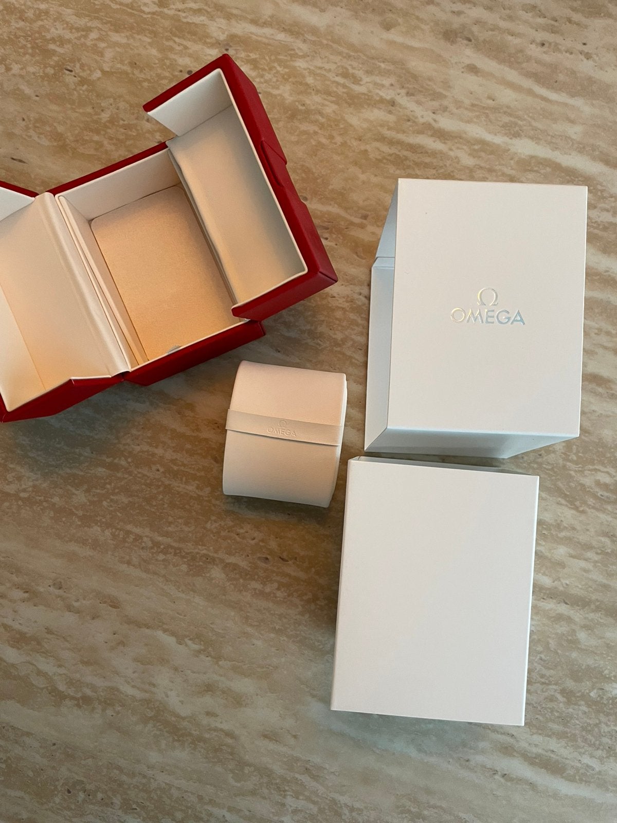 Omega horloge doos / service box, Verzenden