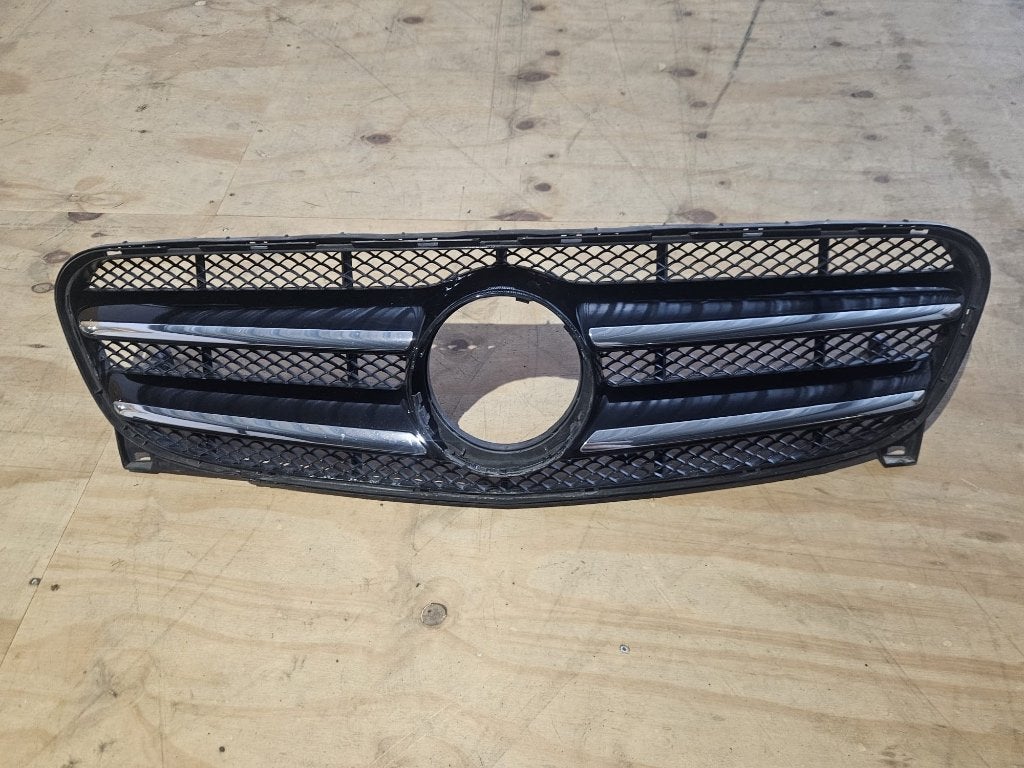 Org Mercedes GLA Klasse X156 Grille  Frontgrill A1568880460, Gebruikt, Voor, Benz, Mercedes-Benz
