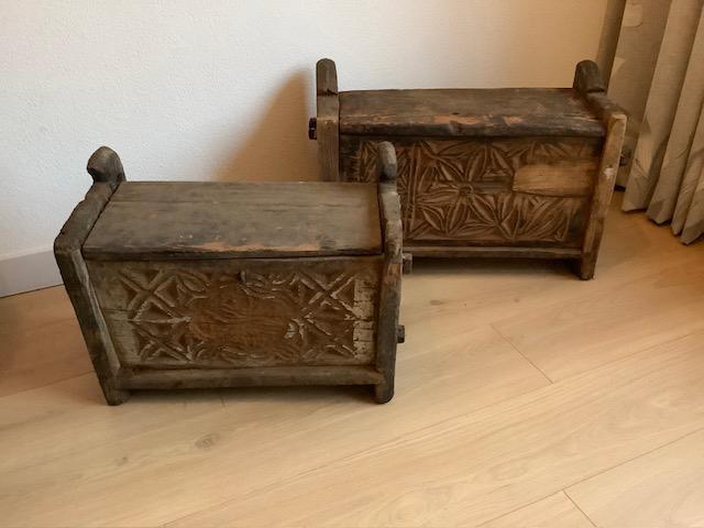 Unieke Himalaya stijl houten kisten met houtsnijwerk, Ophalen, Gebruikt, 50 tot 100 cm, Minder dan 50 cm