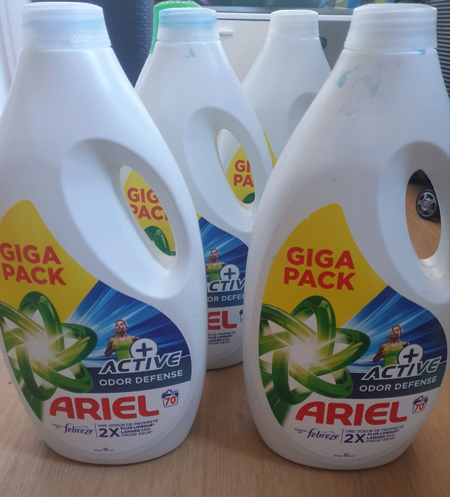 5 Ariel Giga Pack – Wasmiddel  3150 ML.  en 12€ per stuk 
Ar, Ophalen