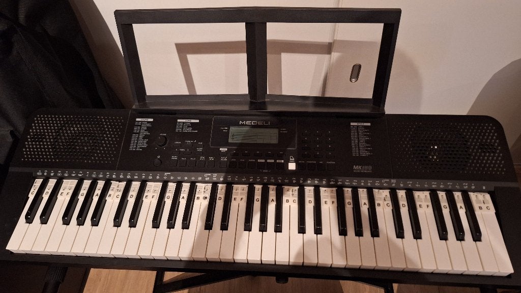 Medeli MK100 Keyboard inclusief standaard en pianokruk, Ophalen, 61 toetsen, Zo goed als nieuw, Medeli