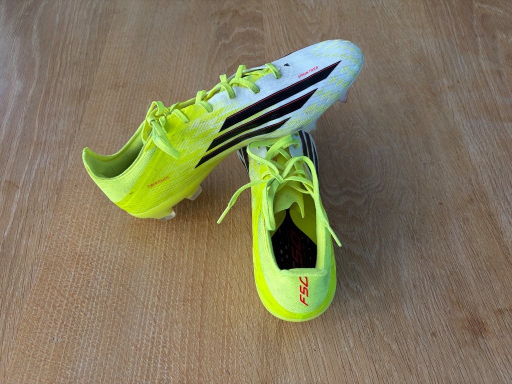 Voetbalschoenen F50 Adidas maat 44, Ophalen, Maat XS of kleiner, Schoenen, Nieuw