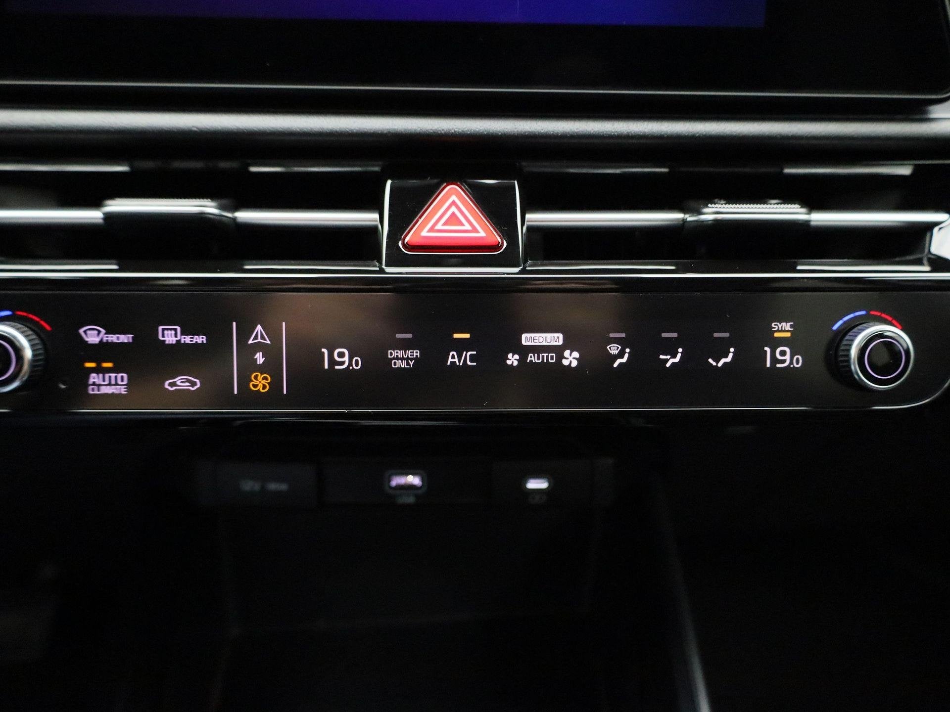 Foto 28 van Kia Niro 1.6 GDi PHEV DynamicPlusLine | Navi | Camera | Elec