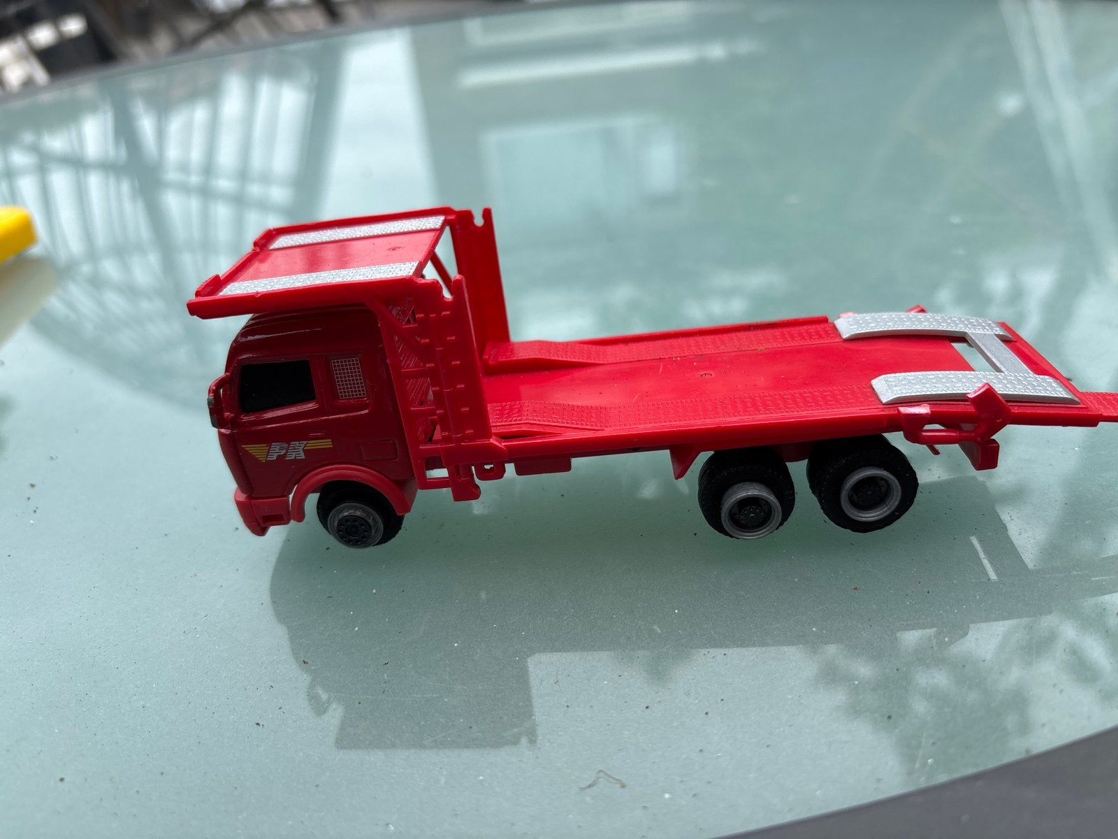 Rode speelgoed vrachtwagen met oplegger, Ophalen of Verzenden, Gebruikt