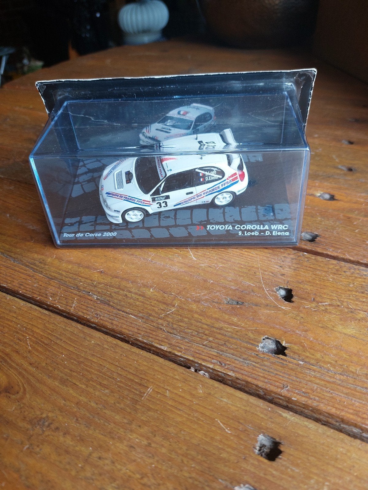 MODELAUTO 1-43 TOYOTA COROLLA WRC RAILLY 2000, Ophalen of Verzenden, Zo goed als nieuw, Auto, Overige merken