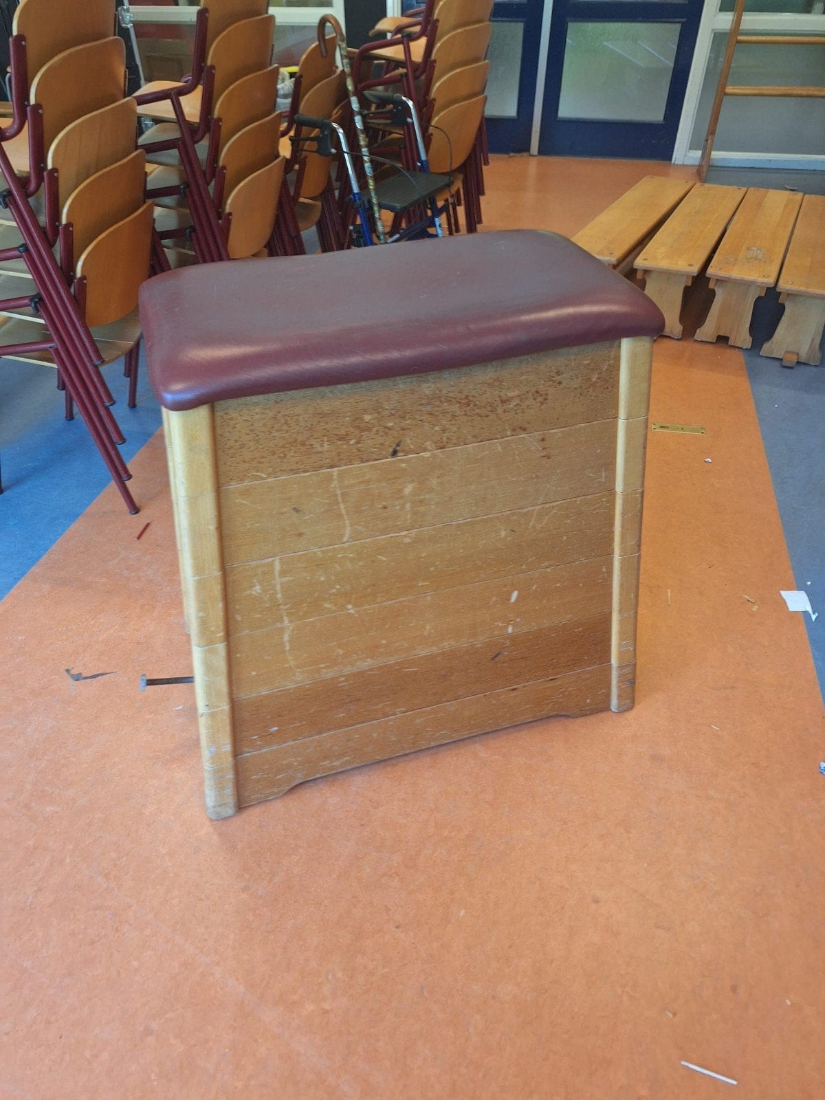 Vintage gymzaal, Ophalen, Gebruikt, Meerkleurig, Materiaal
