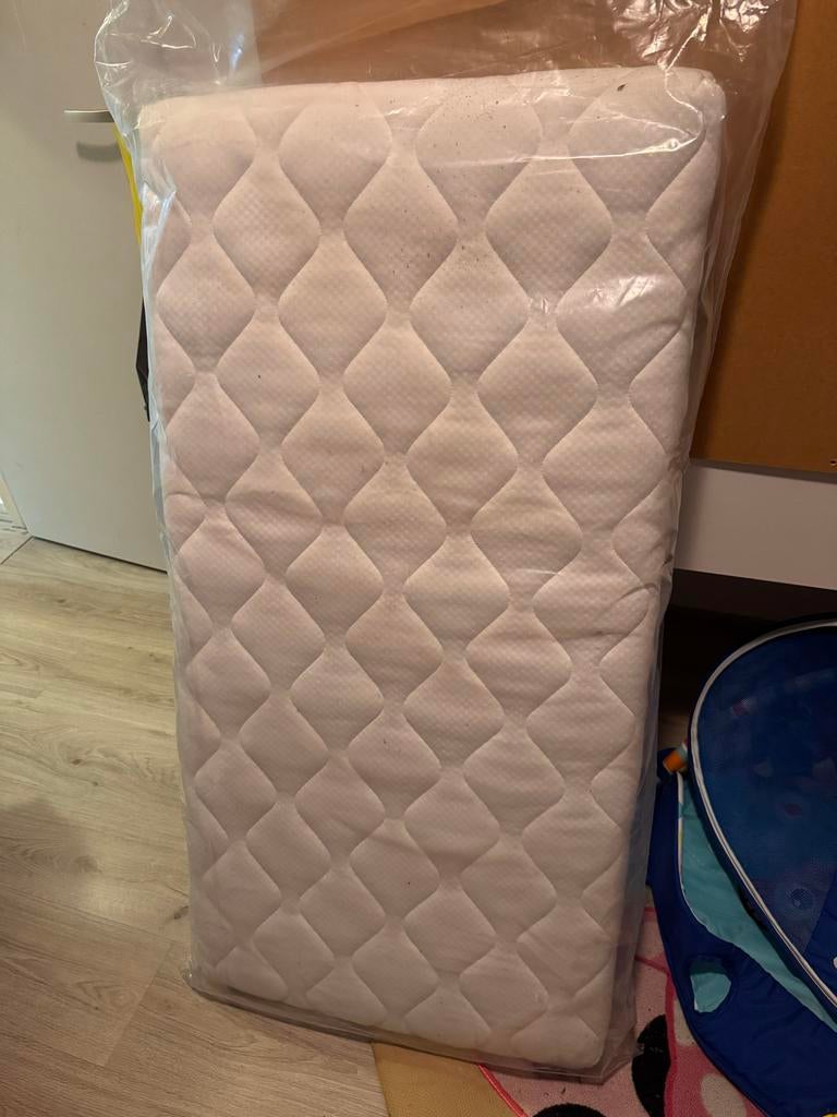 Babymatras met verpakking, Ophalen of Verzenden, Zo goed als nieuw, Ledikant
