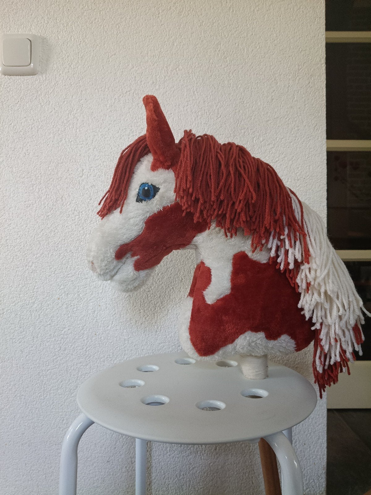 Super mooie en bijzondere gevlekte hobbyhorse - handgemaakt, Ophalen of Verzenden, Zo goed als nieuw