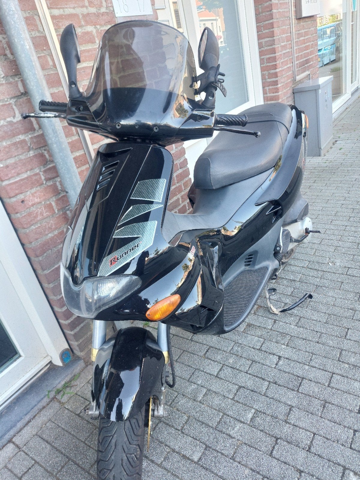 Gilera Runner 50cc DD WOK, Nieuwstaat, Fietsen en Brommers, Scooters | Piaggio, Zo goed als nieuw, Overige modellen, Maximaal 45 km/u