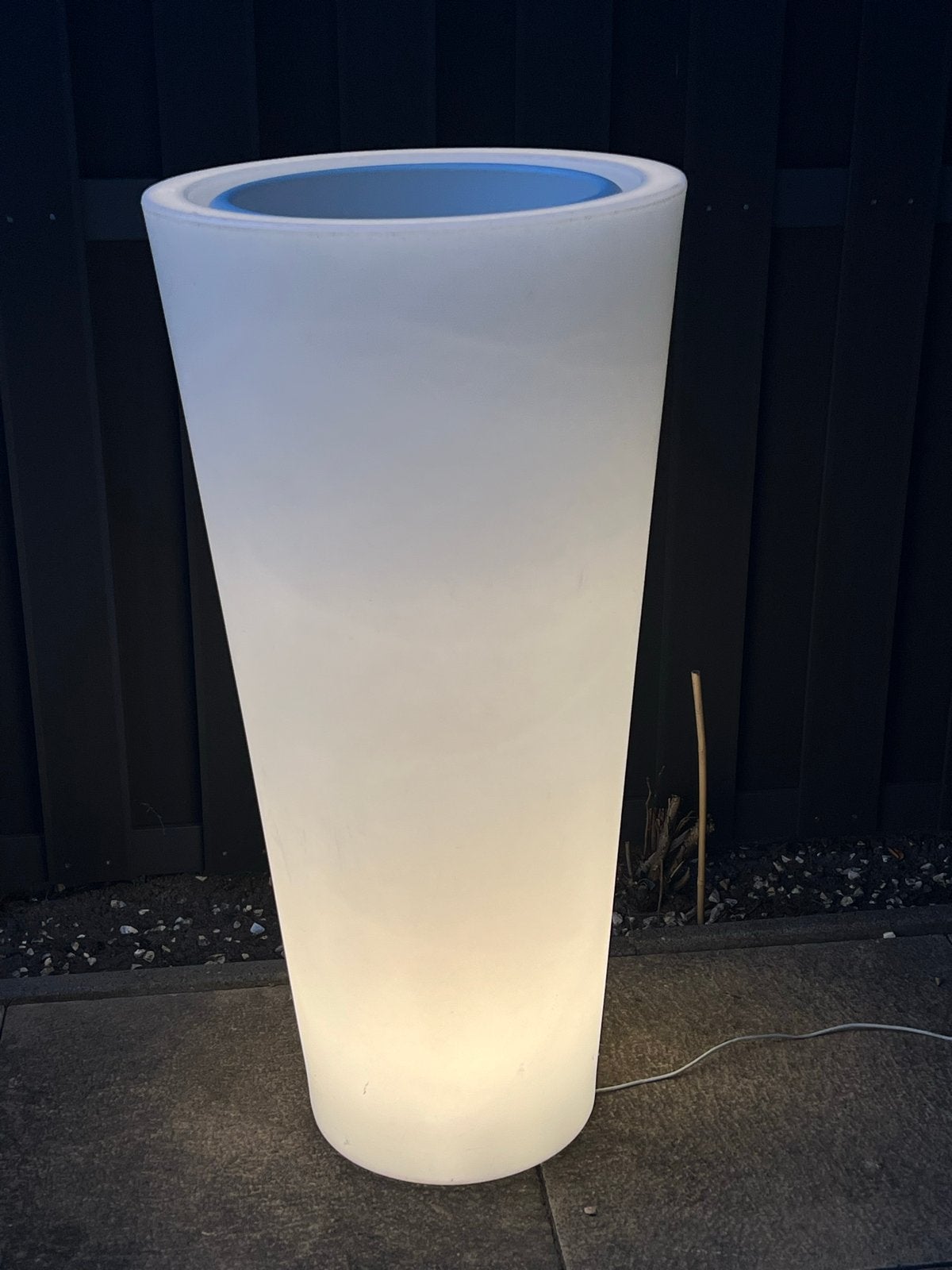 Elho Lichtgevende Bloempot - Wit, Hoog Model, Kunststof, Gebruikt, Rond, Binnen