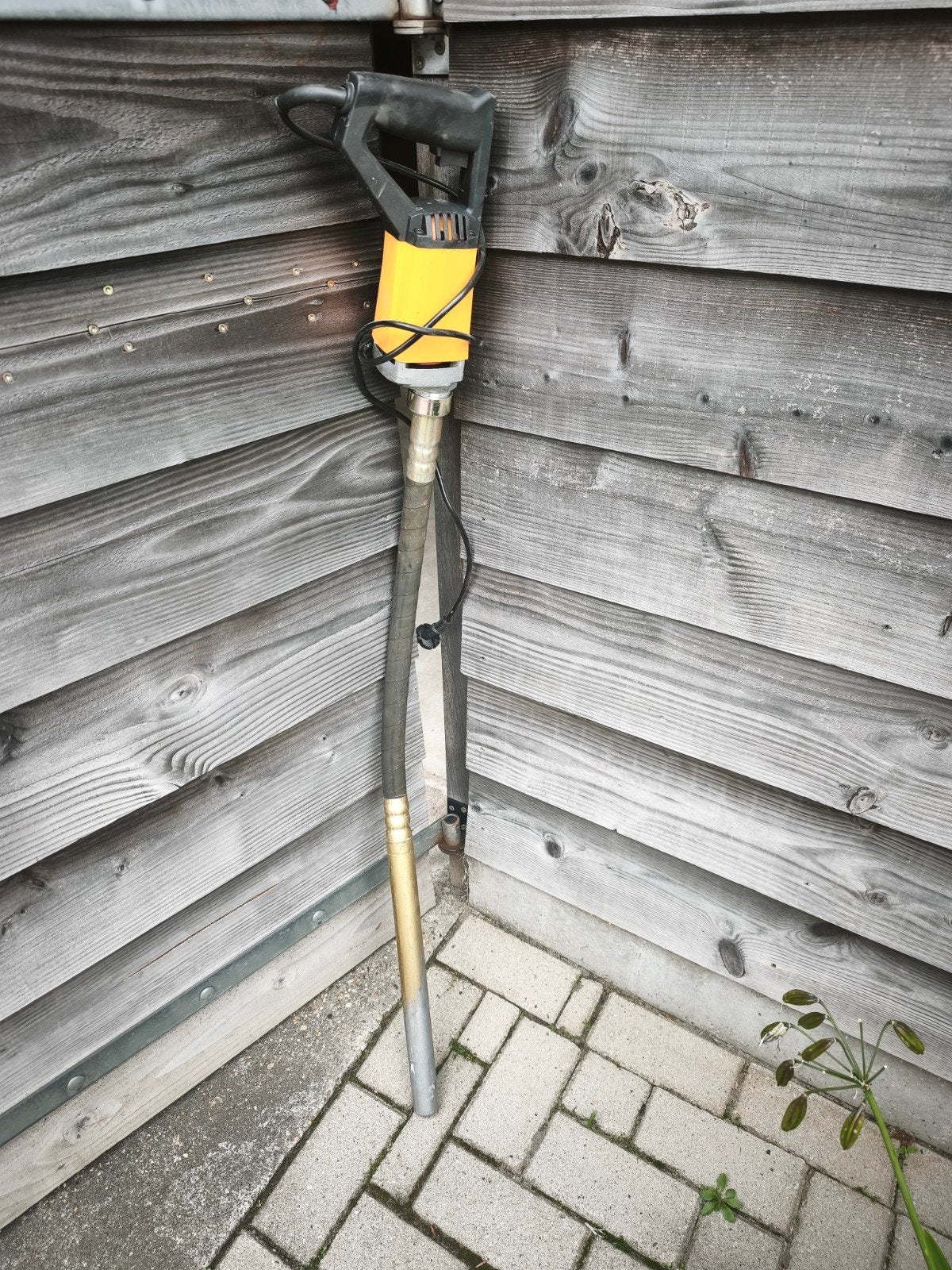 Betonvibrator 220V 880W voor betonverdichting, Ophalen of Verzenden, Zo goed als nieuw