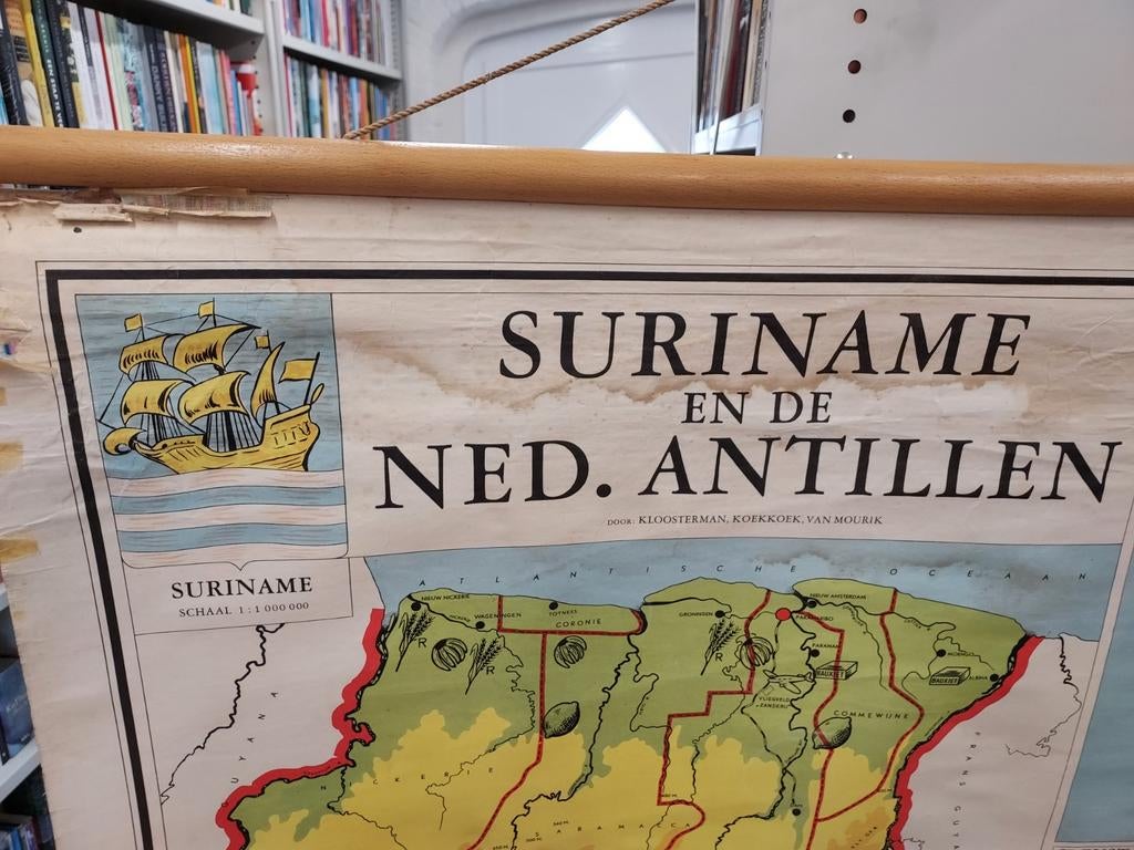 Oude linnen schoolkaart van Suriname / Nederlandse Antillen, Antiek en Kunst, Ophalen, Aardrijkskunde