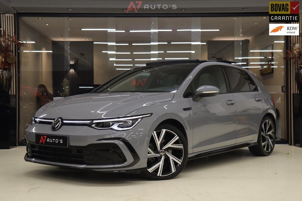 Volkswagen Golf 1.5 eTSI R-Line PANO/CAM/CARPLAY/KEYLES/IQ/A, Stof, Euro 6, Bedrijf, 131 pk