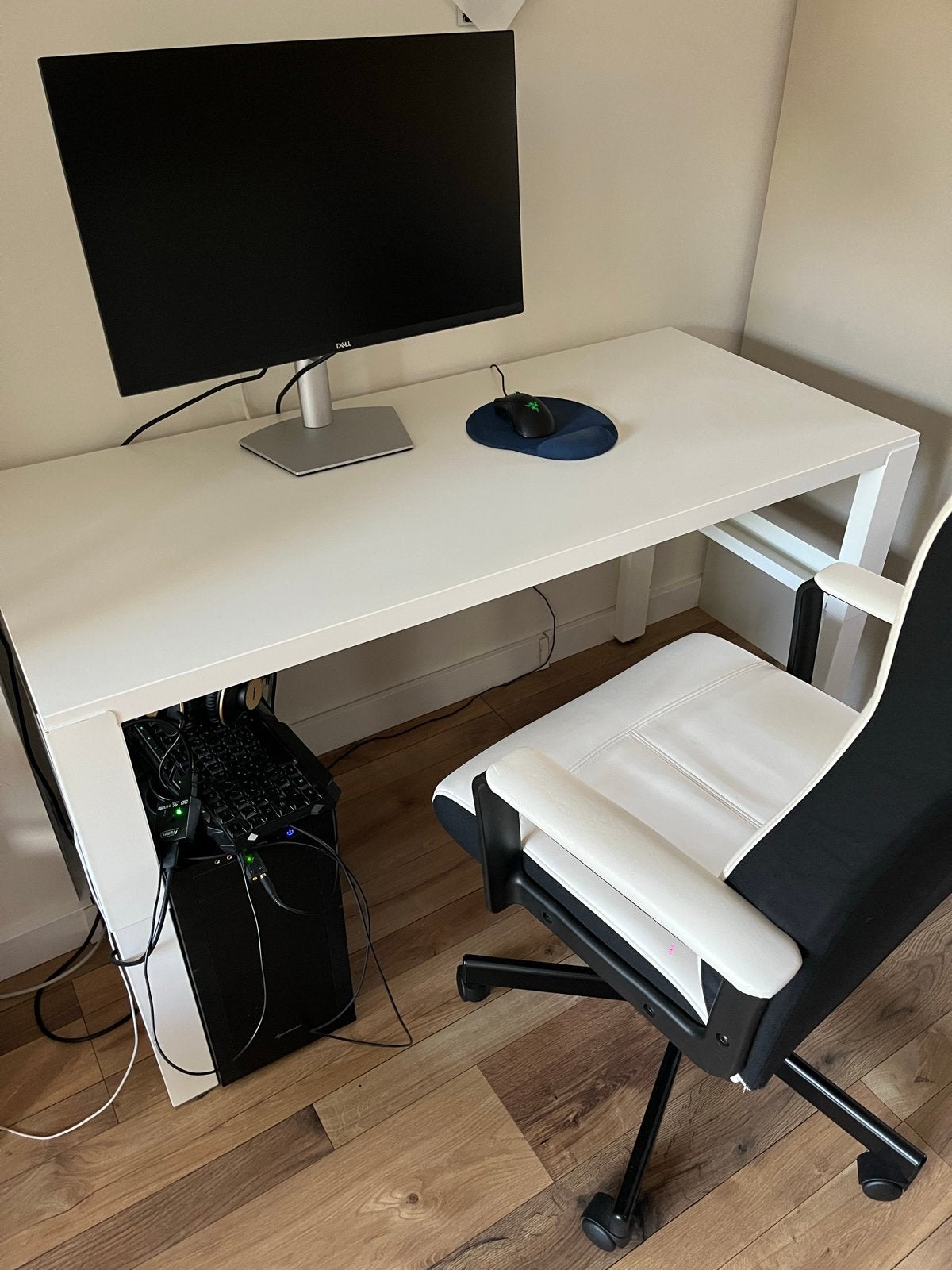 Ikea bureau (120x58 cm) met bureaustoel, Huis en Inrichting, Bureaus, Ophalen, Zo goed als nieuw, IKEA, Wit