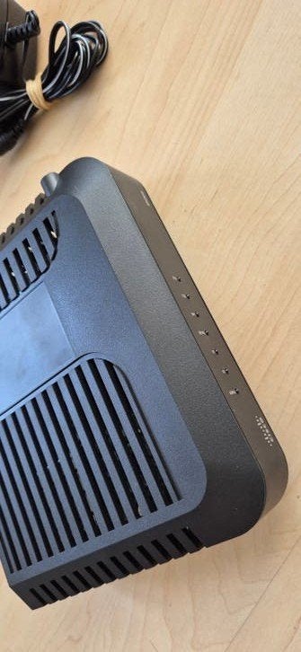 Cisco EPC3212 EuroDOCSIS 3.0 Kabelmodem met Adapter, Computers en Software, Ophalen of Verzenden, Nieuw, Router met modem, Cisco