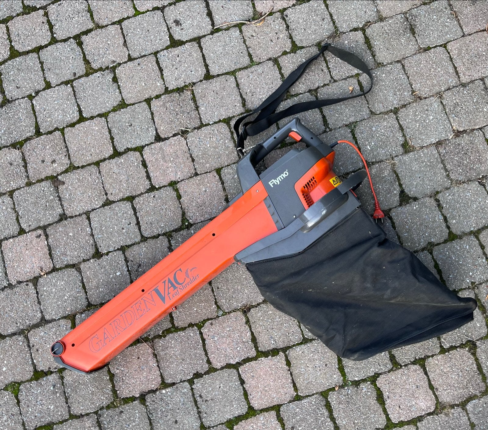 Flymo GardenVac MEV750 bladblazer/bladzuiger, Gebruikt, Met opvangzak, Handgedragen, Ophalen of Verzenden