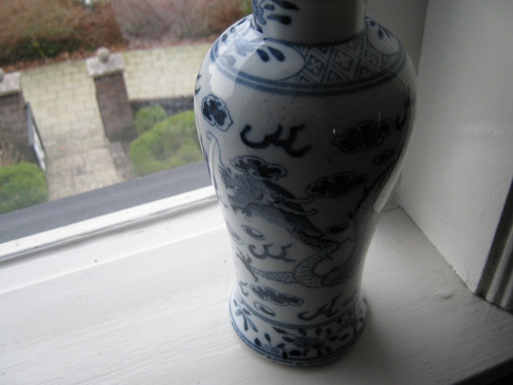 Antiek Chinese Vaas met Drakenmotief, Verzenden